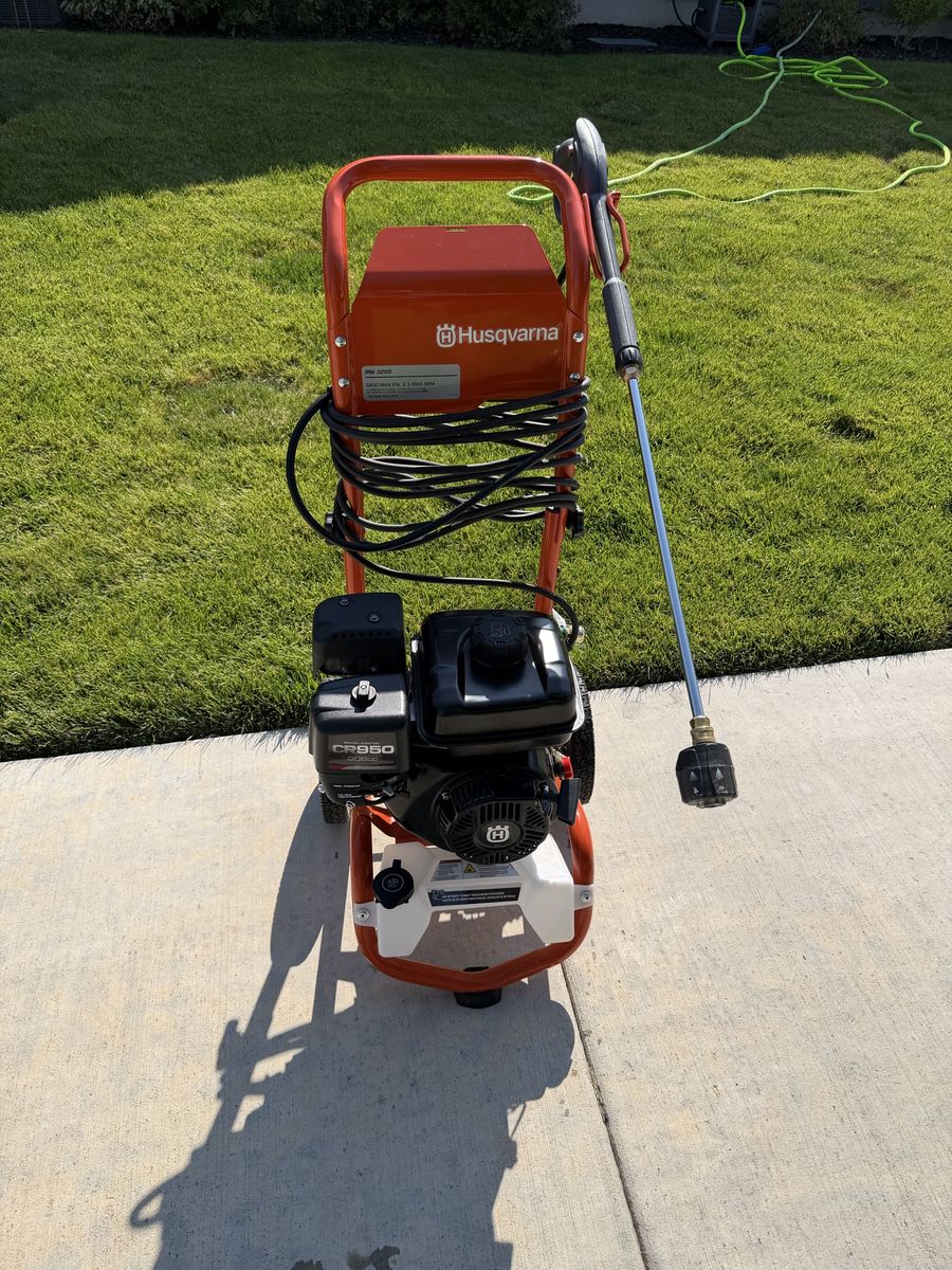 Husqvarna PW 3200 Pressure Washer