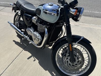 2023 Trump Bonneville T120
