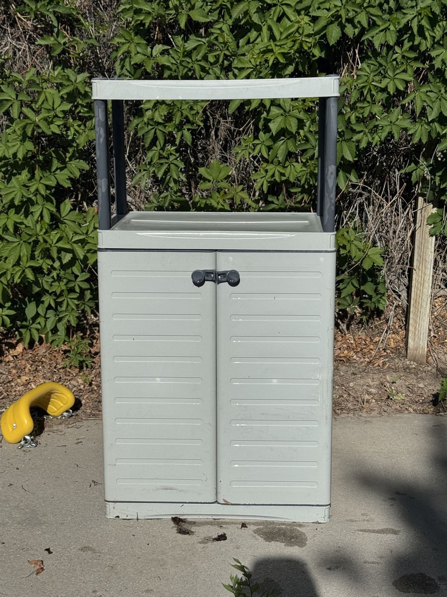 Outdoor Storage Cabinet / Patio Organizer