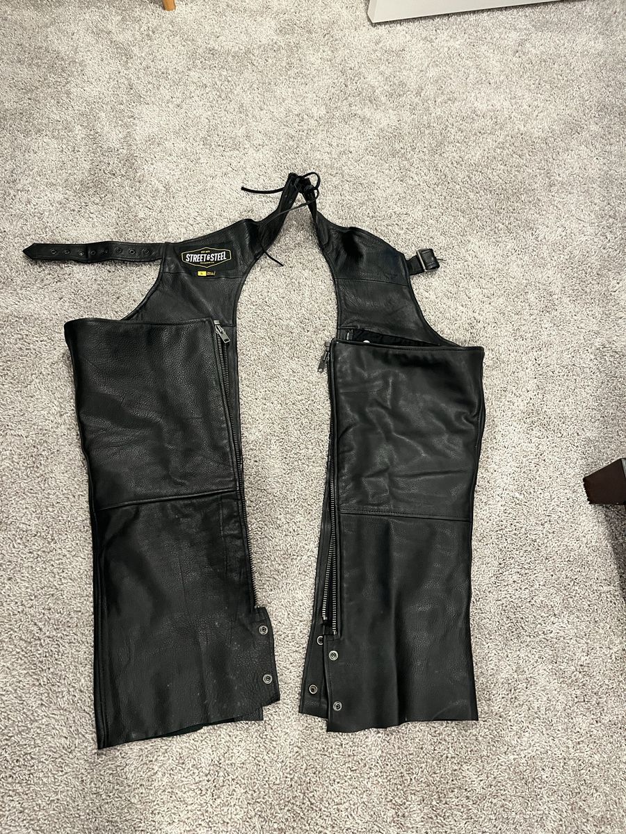 Street & Steel Black Leather Motorcycle Chaps - Adjustable Belt, Full Zippers, Snaps, Pockets - Size Medium