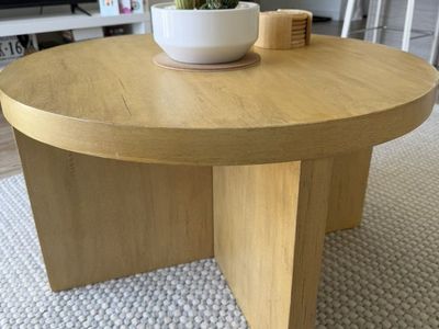 Modern Circular Wood/Oak Veneer Coffee Table
