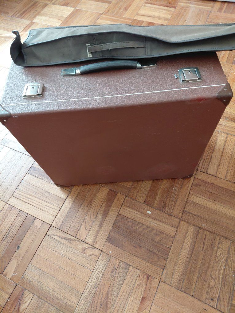 Main image 7