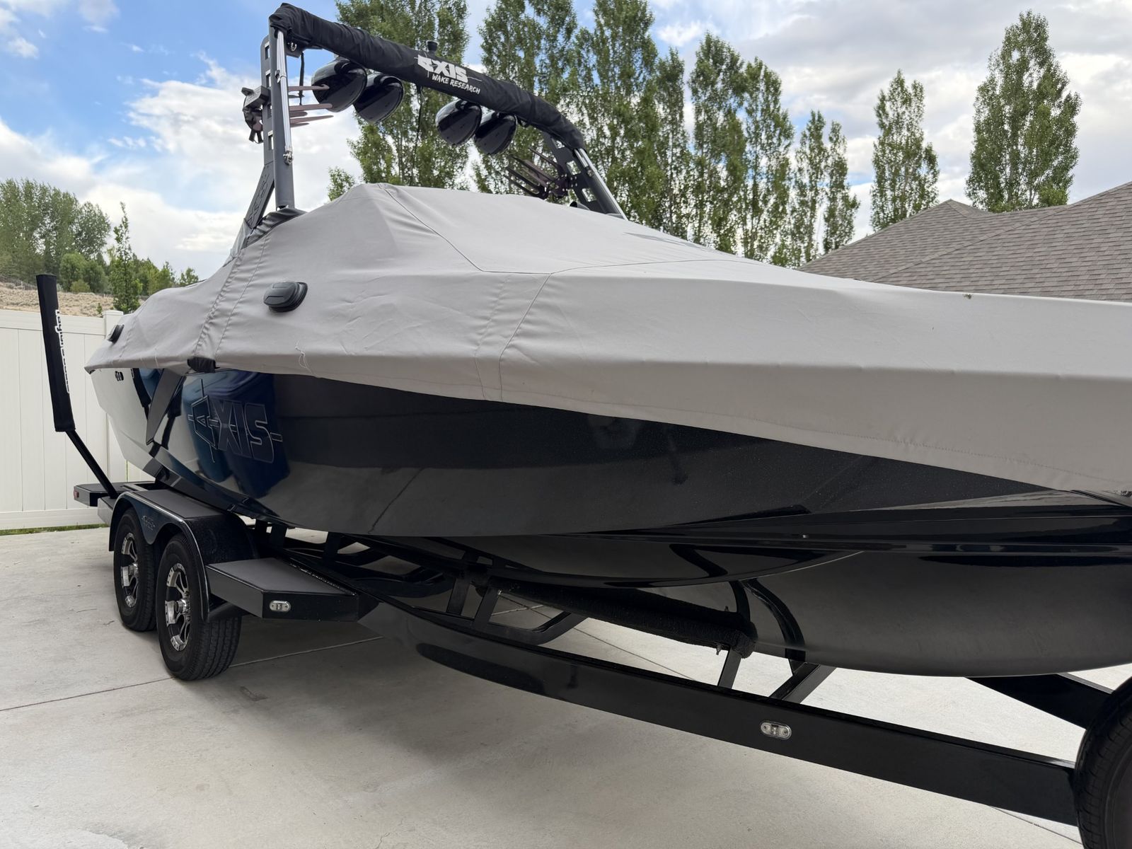 2018 Axis A22 Surf Boat – Excellent Condition – Only 325 Hours