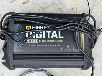 MinnKota Digital Battery Chgr