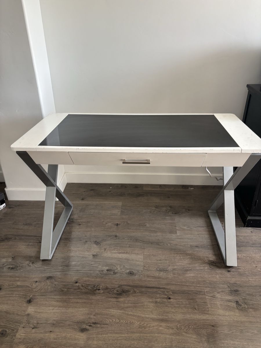 Desk With Outlet