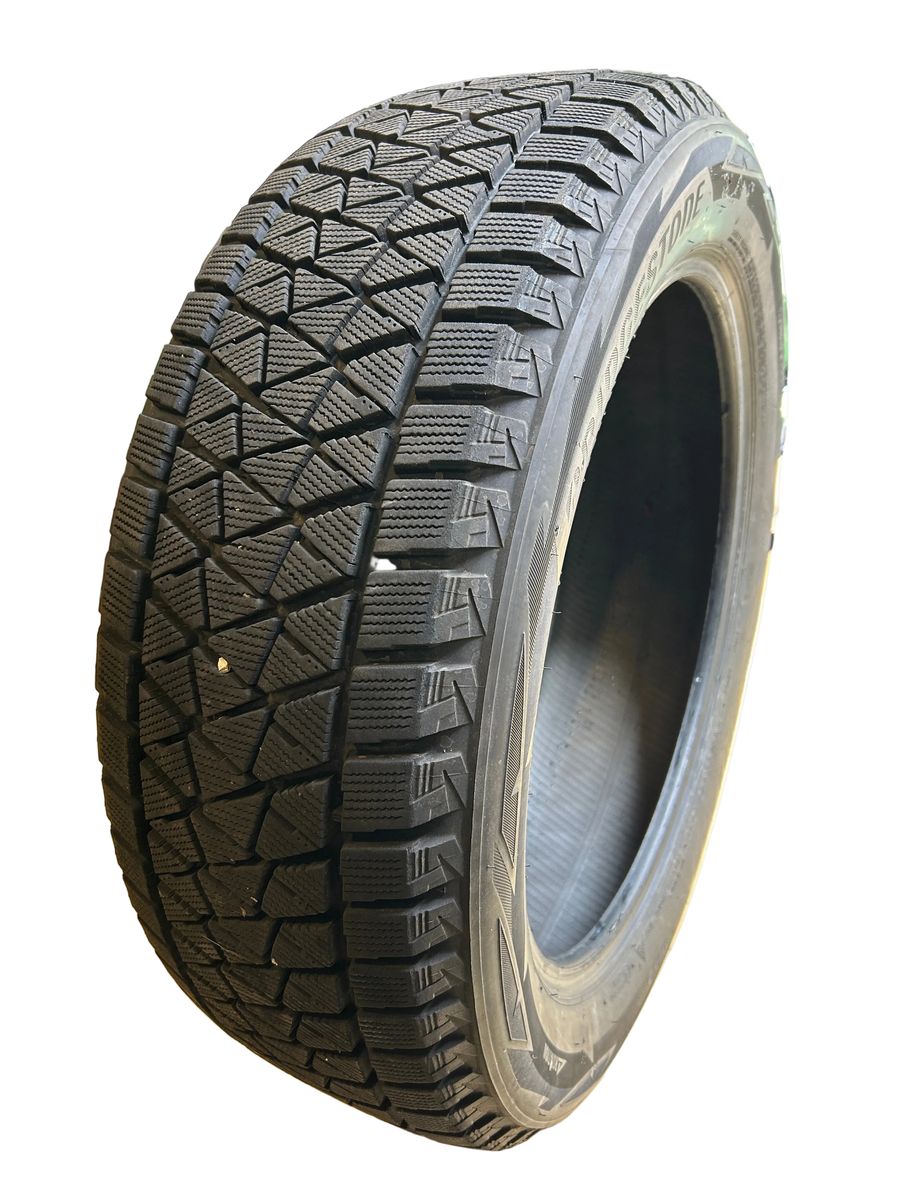 3 USED BRIDGESTONE BLIZZAK DM-V2 BSW P 235/55R20 102T WINTER TIRE 016117