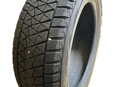 3 USED BRIDGESTONE BLIZZAK DM-V2 BSW P 235/55R20 102T WINTER TIRE 016117