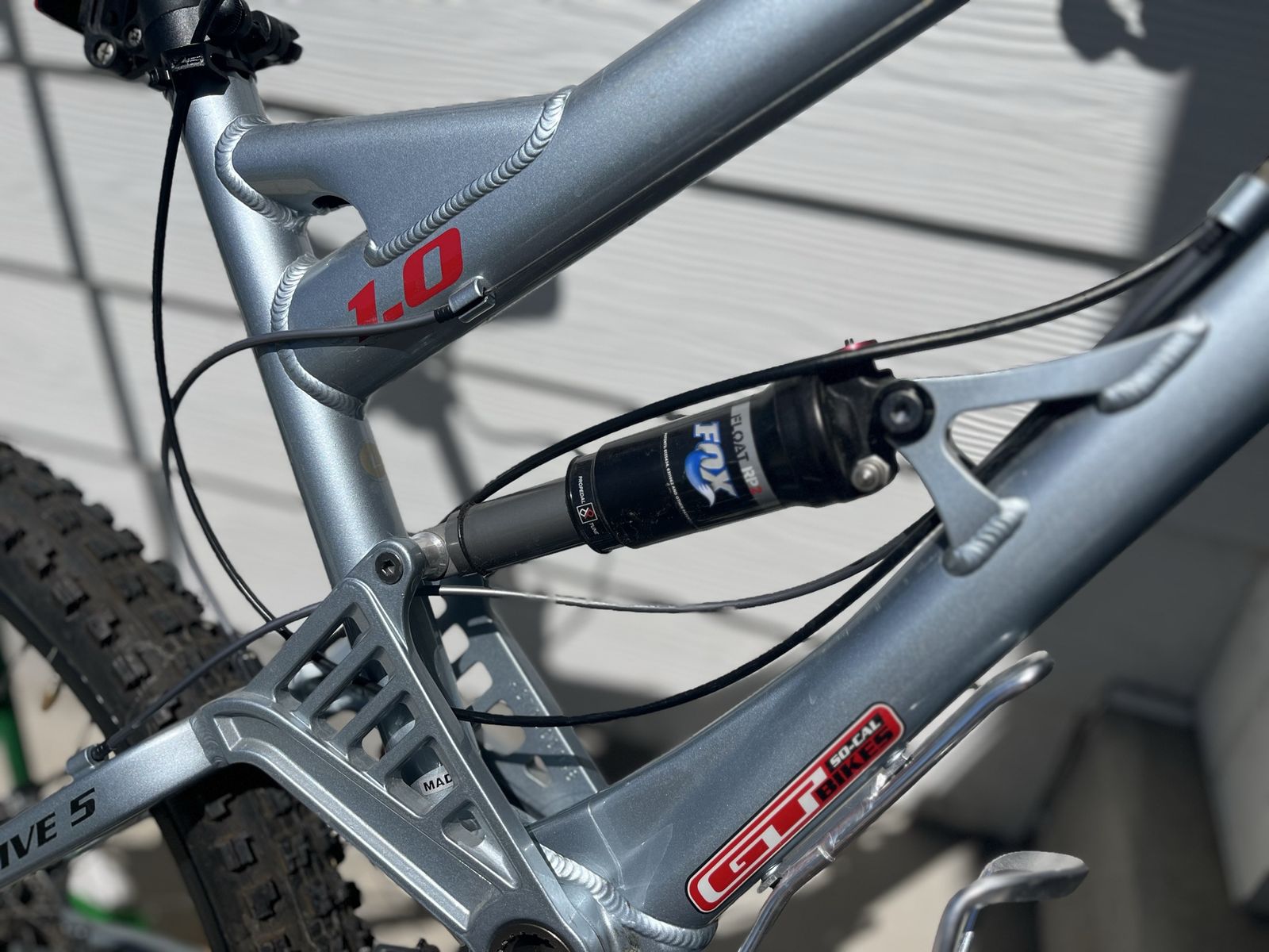 GT i-Drive 5 1.0 Full Suspension Mountain Bike - Fox Float RP2