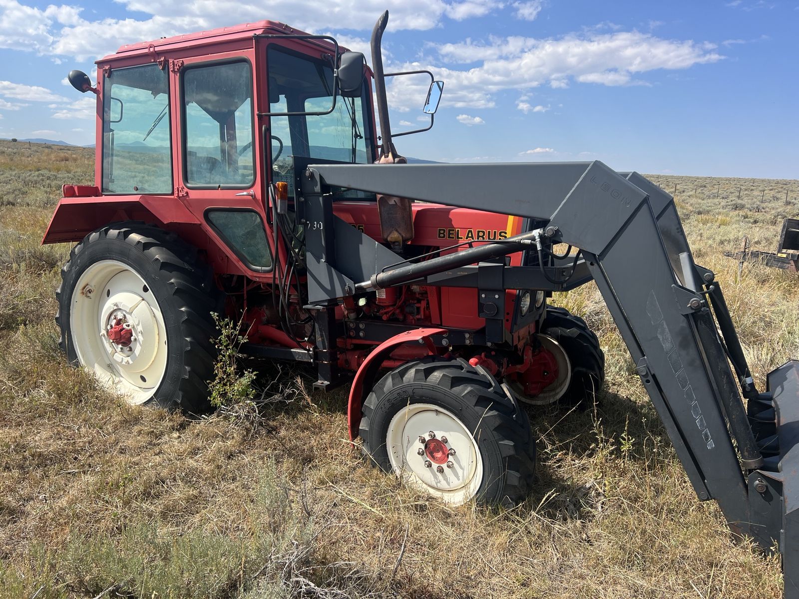 Belarus 825 tractor