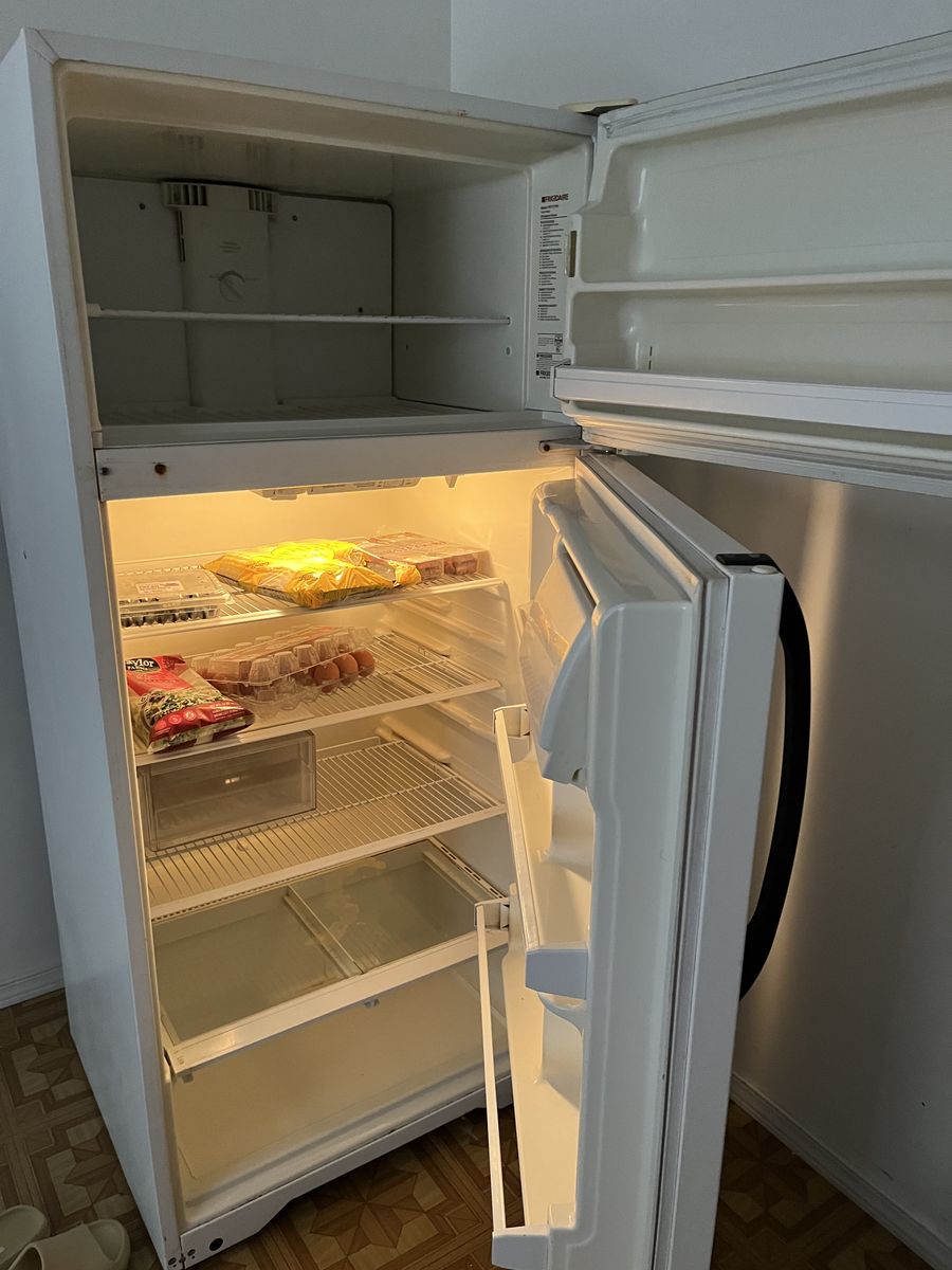 Refrigerator $200