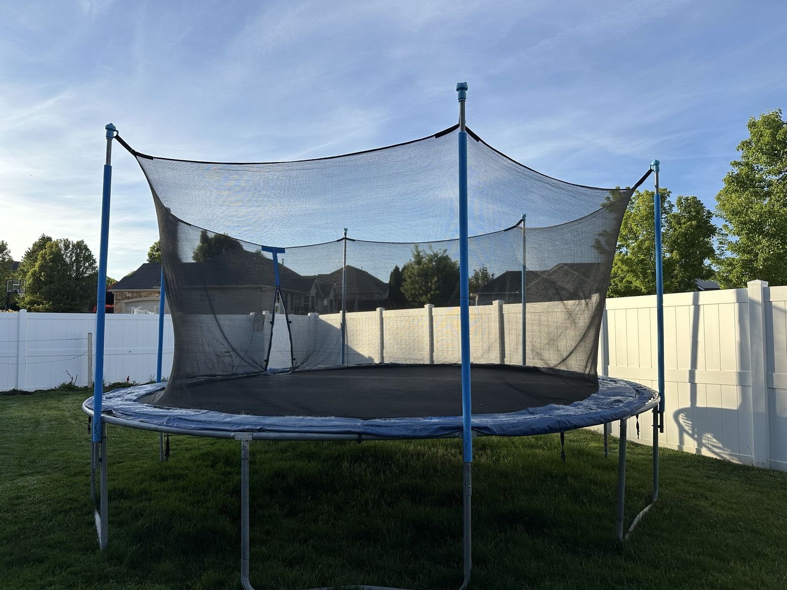 ORCC Trampolines 15-Foot Round Trampoline with Enclosure Net & Spring Pad - Blue
