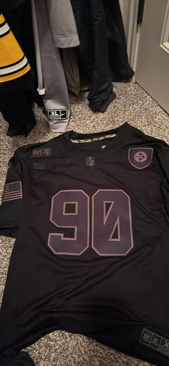 NFL Pittsburgh Steelers T.J. Watt #90 Salute to Service Black Jersey Men's XL