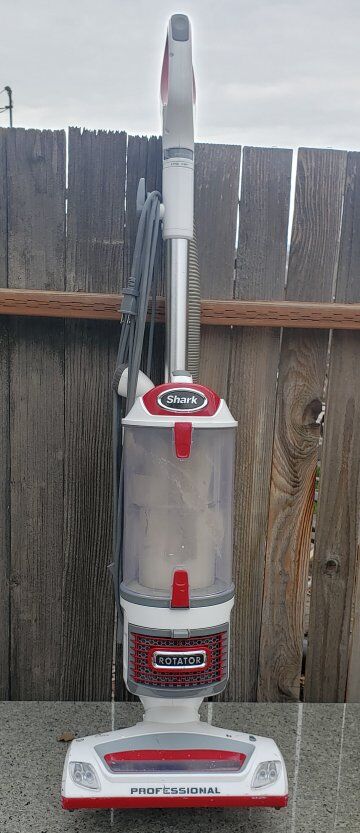 SHARK ROTATOR PROFESSIONAL VACUUM CLEANER