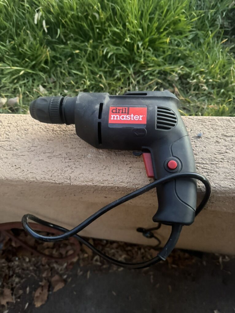 Drill Master Black 60614 3.2 Amp 3/8 In