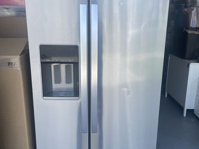 Whirlpool counter-depth Fridge
