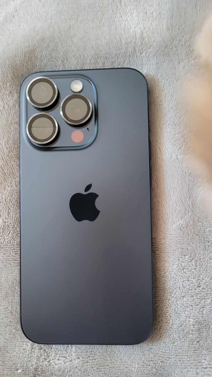 VERIZON iPhone 15 - 256GB - Cracked Camera Lens, But Works Great!