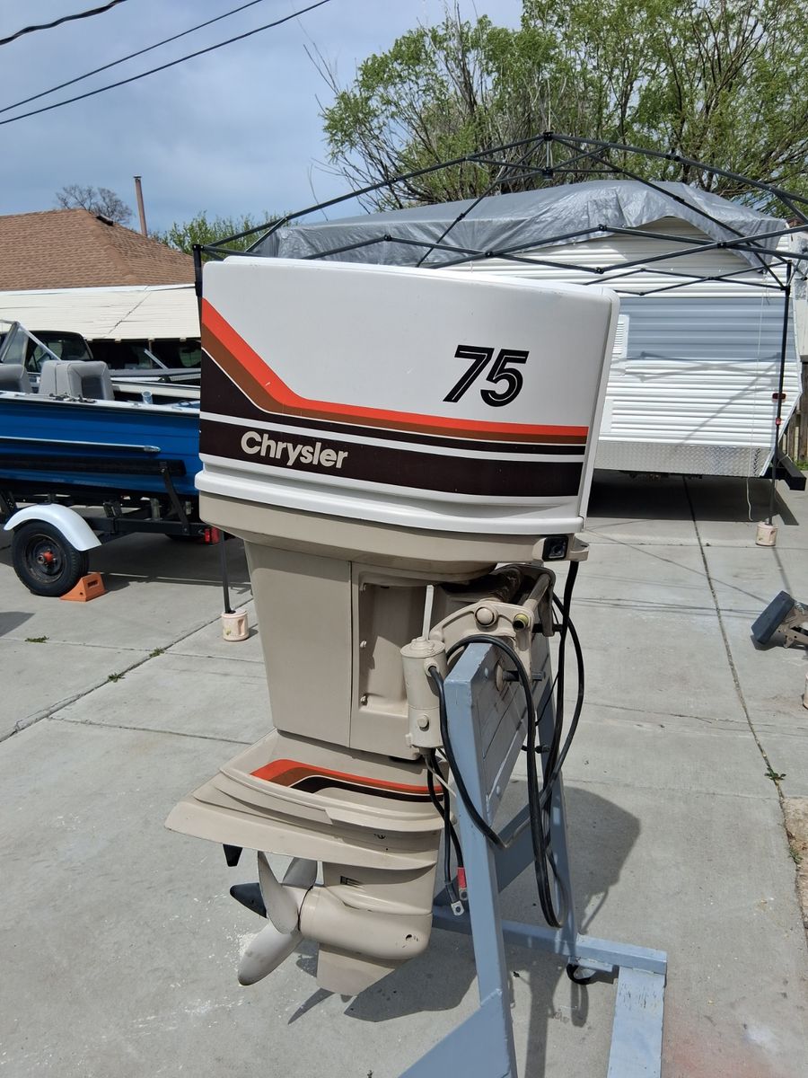 Chrysler outboard 75HP, very nice!