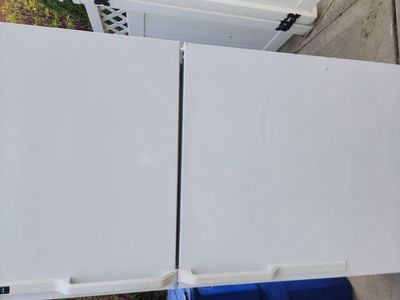 Refrigerator/ freezer-HOT POINT 25CU.