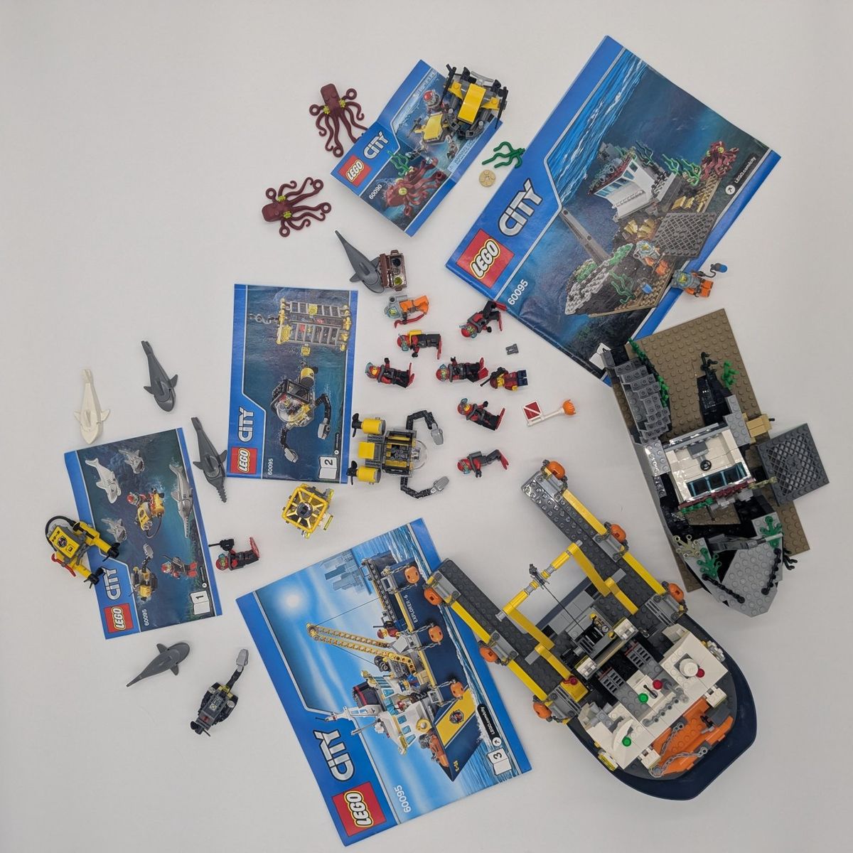 Lego City 60095 & 60090 Deep Sea w/instructions