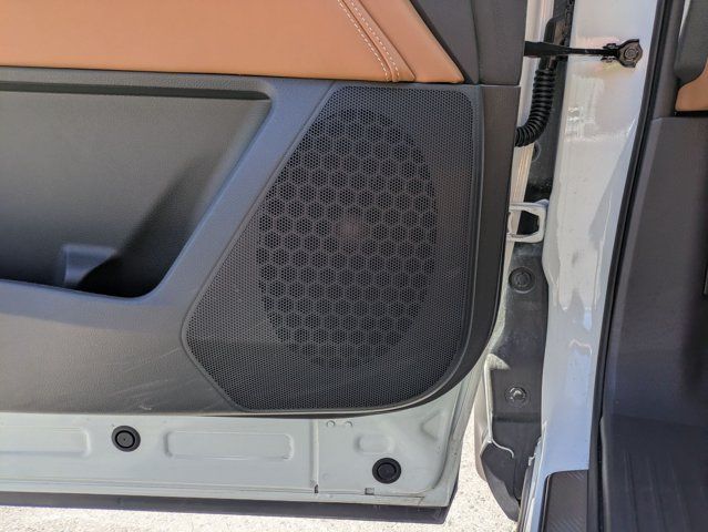 Main image 13