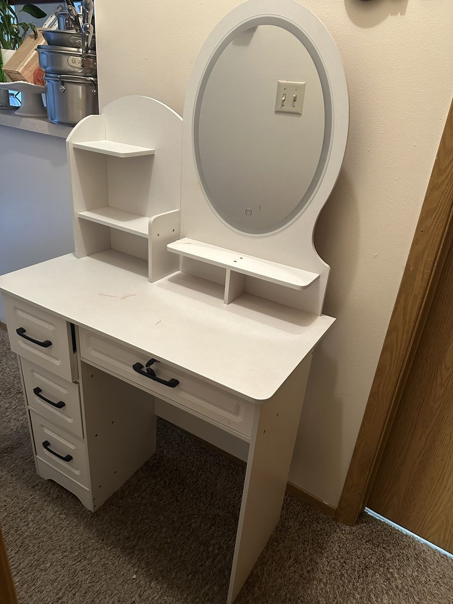 vanity dresser