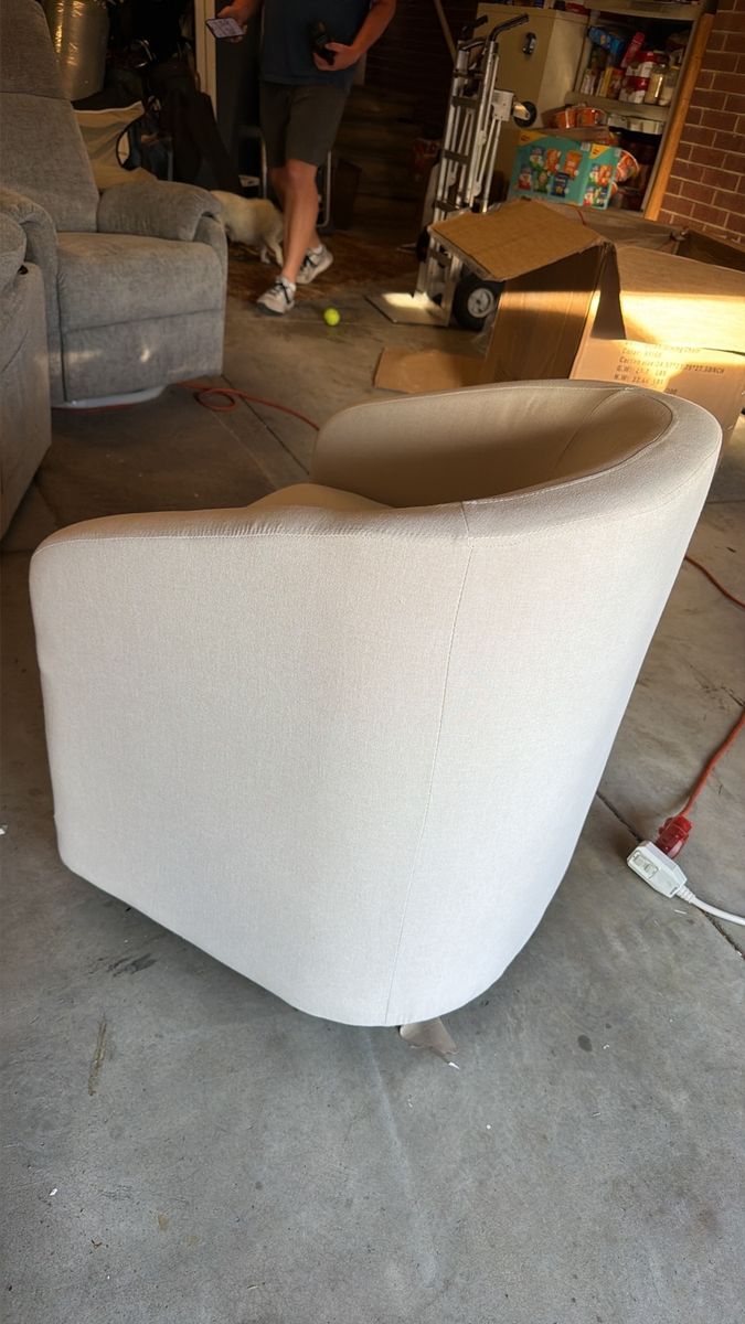 Main image 3