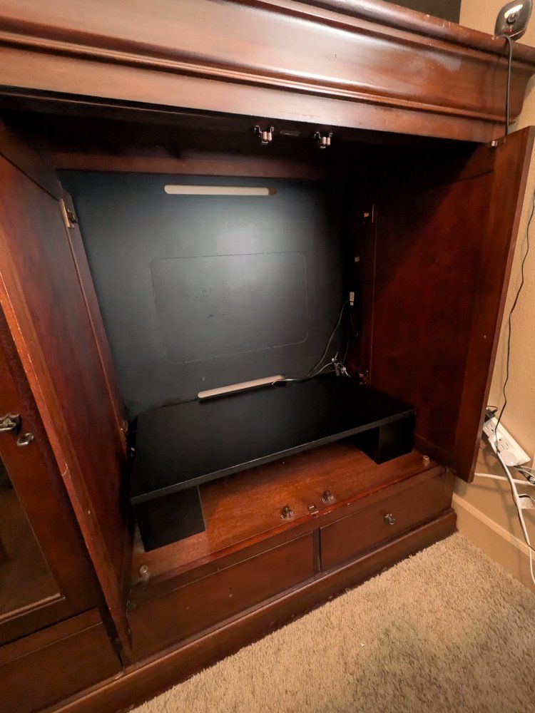 Main image 3