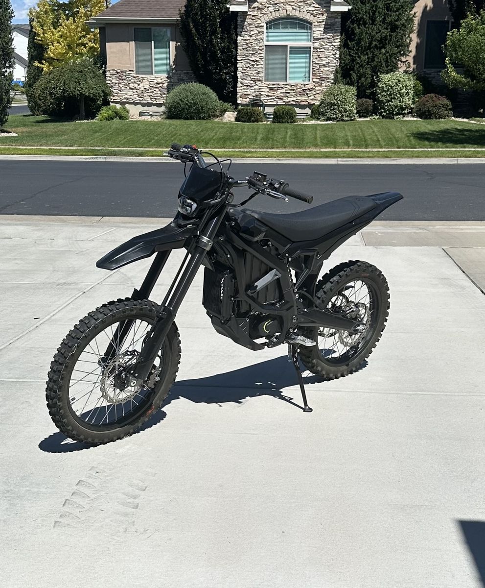 Sur-Ron Light Bee X Electric Dirt Bike Black Off-Road