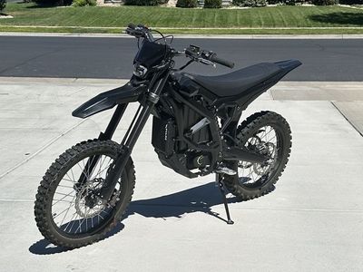 Sur-Ron Light Bee X Electric Dirt Bike Black Off-Road