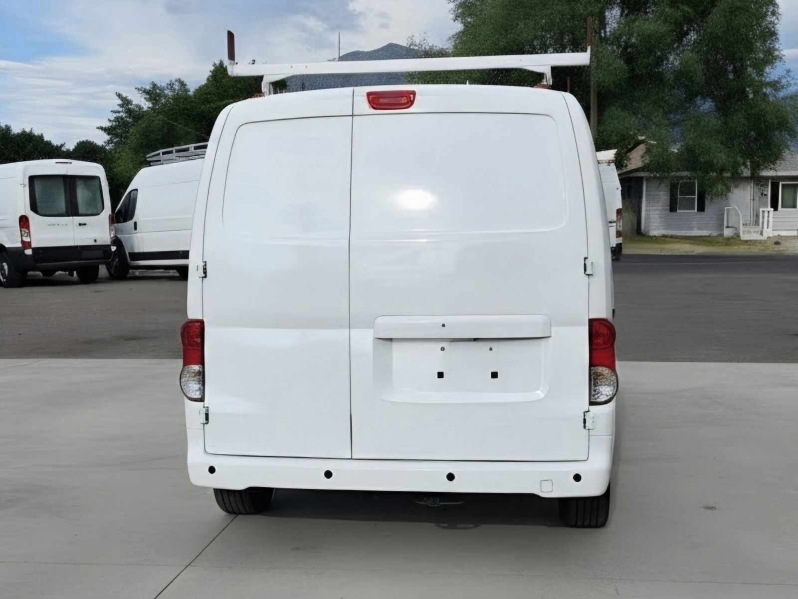 Main image 6