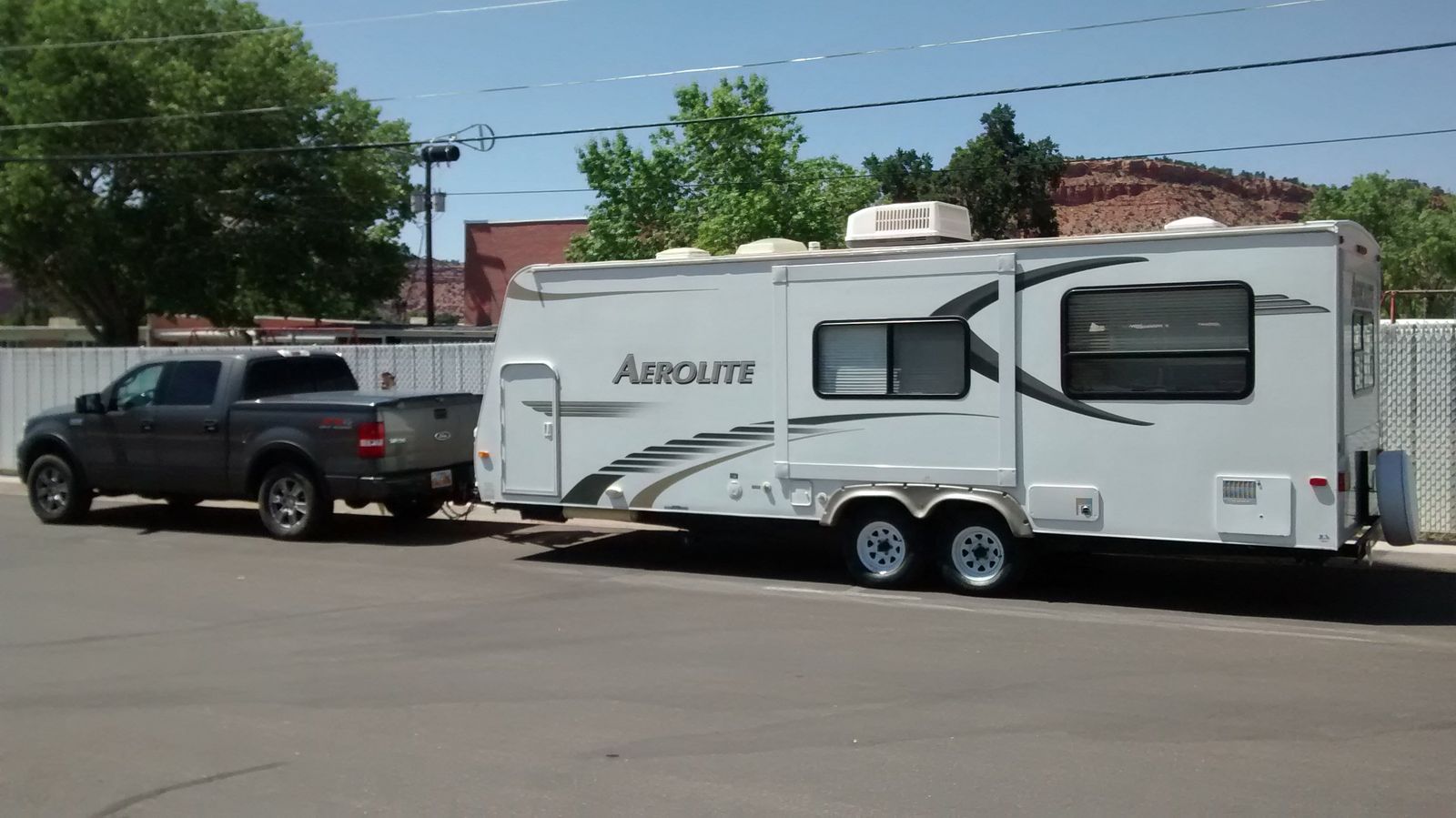 Travel Trailer, Aerolite 25QS - 33 Feet, Queen Bed Slide, Bunk Beds