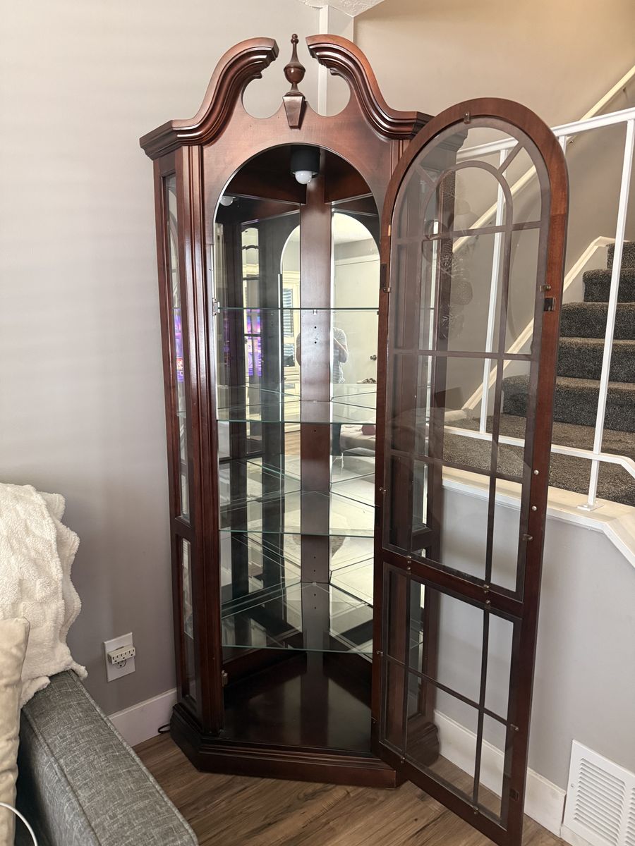 China Hutch/Cabinet