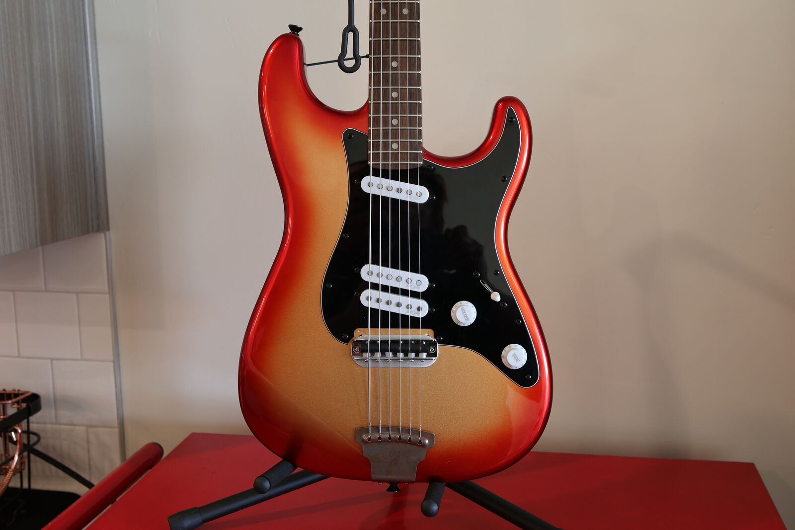 Rubber Bridge - Squier Contemporary Stratocaster HT Sunset Metallic w/ Gig Bag