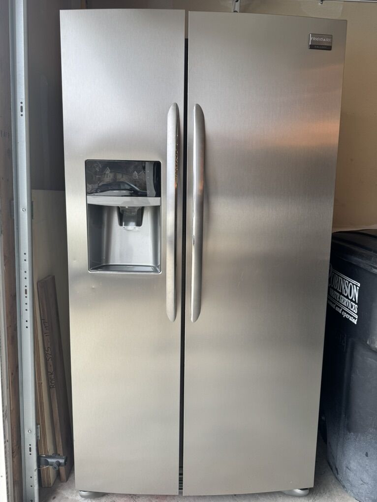 Frigidaire Stainless Counter-Depth Fridge w/ Ice