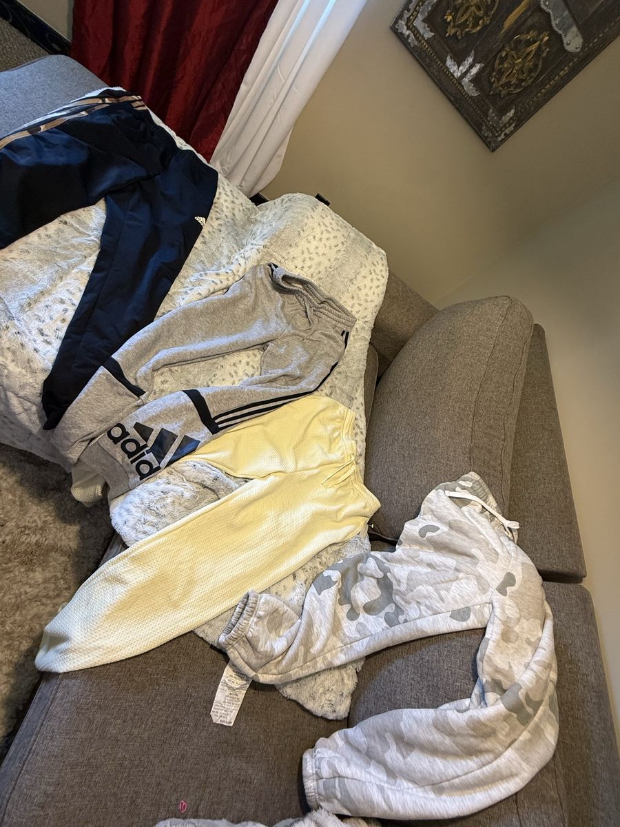Joggers woman’s all $25 size small