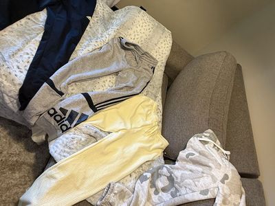 Joggers woman’s all $25 size small