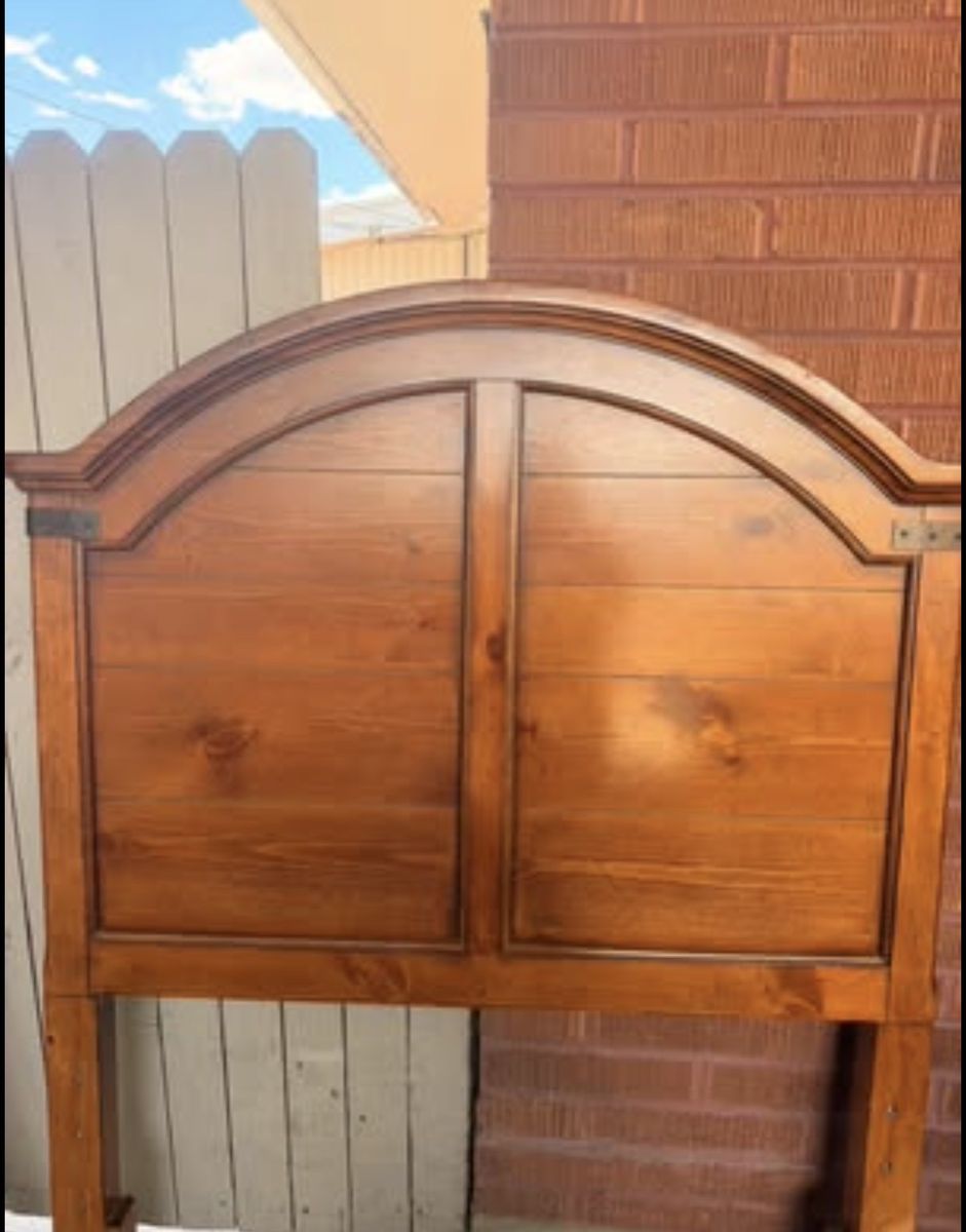 2 Legacy Classic Kids 3900-8130 Arch Twin Headboard & Footboard - Wood, Good Condition