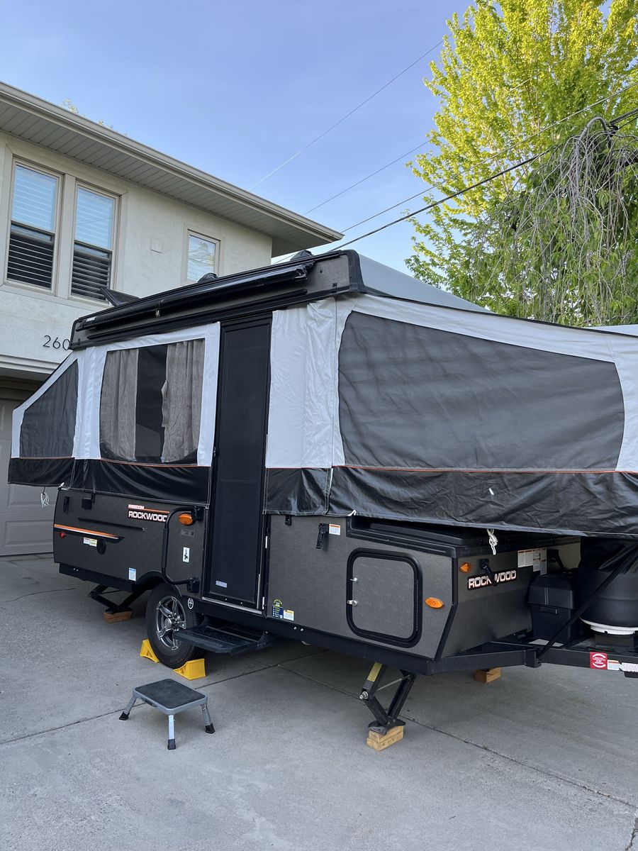 Pop up camper
