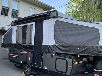 Pop up camper