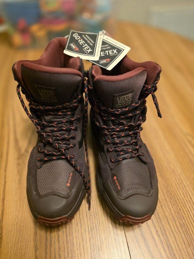 Vans MTE Crestline ADV Gore-Tex Boots M7 W8.5