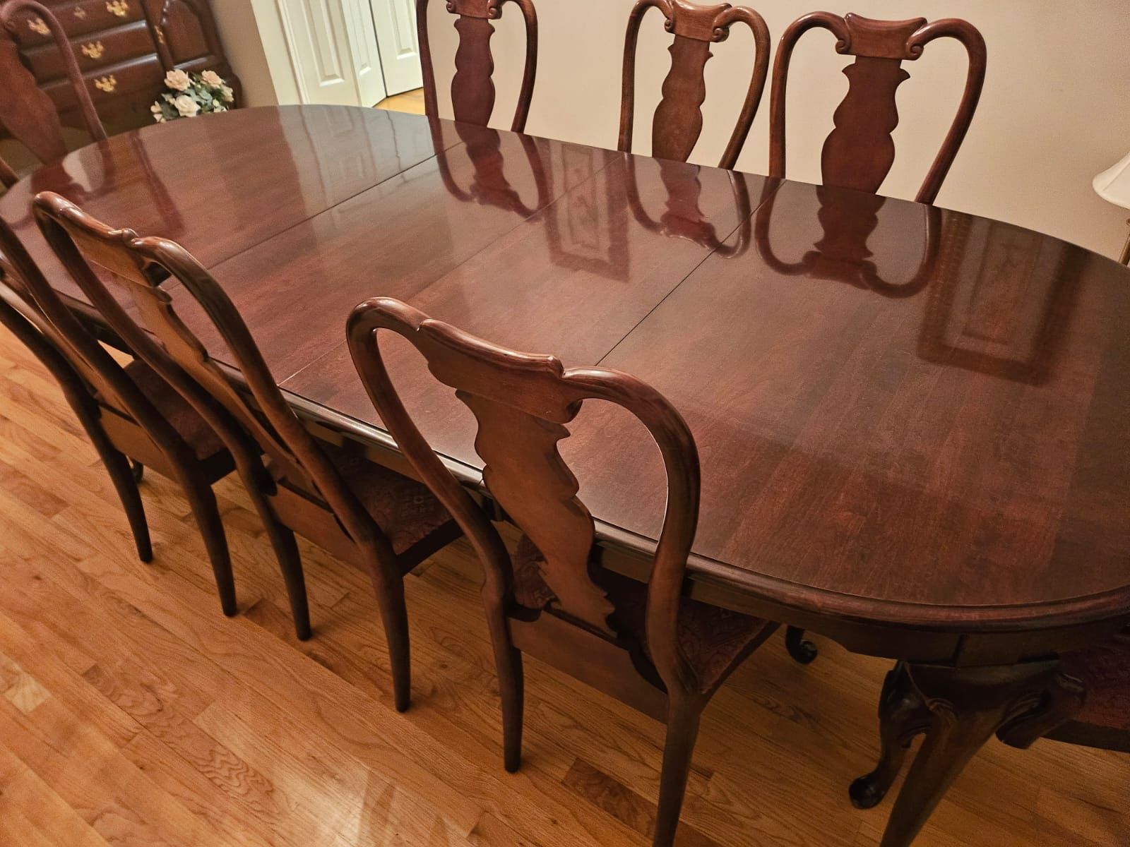 Sumter Dining set with Hutch and Hunter table/mirr