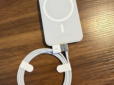 Apple MagSafe Battery Pack for iPhone - White, Portable Wireless Charger