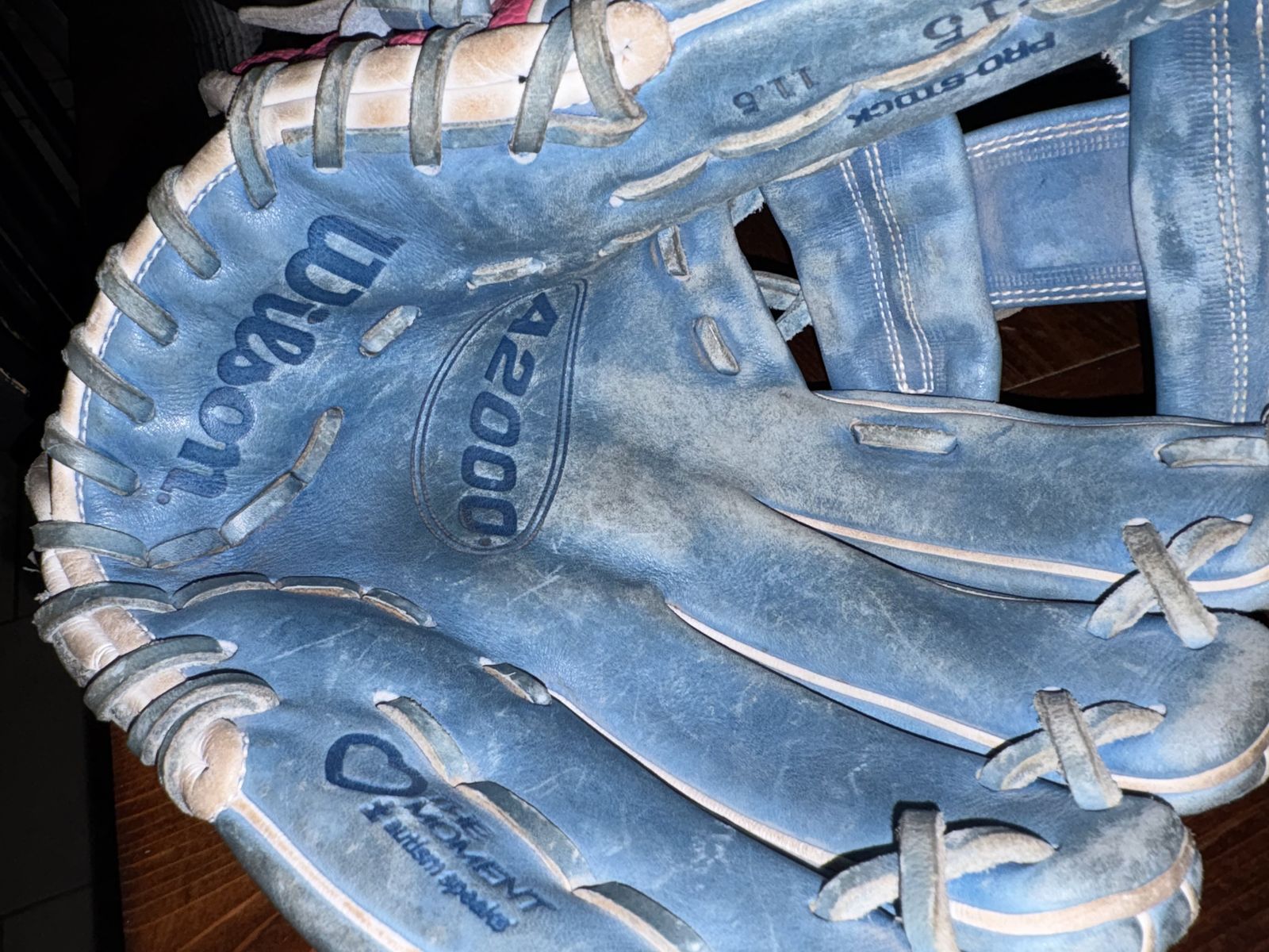 A2000 Wilson glove 