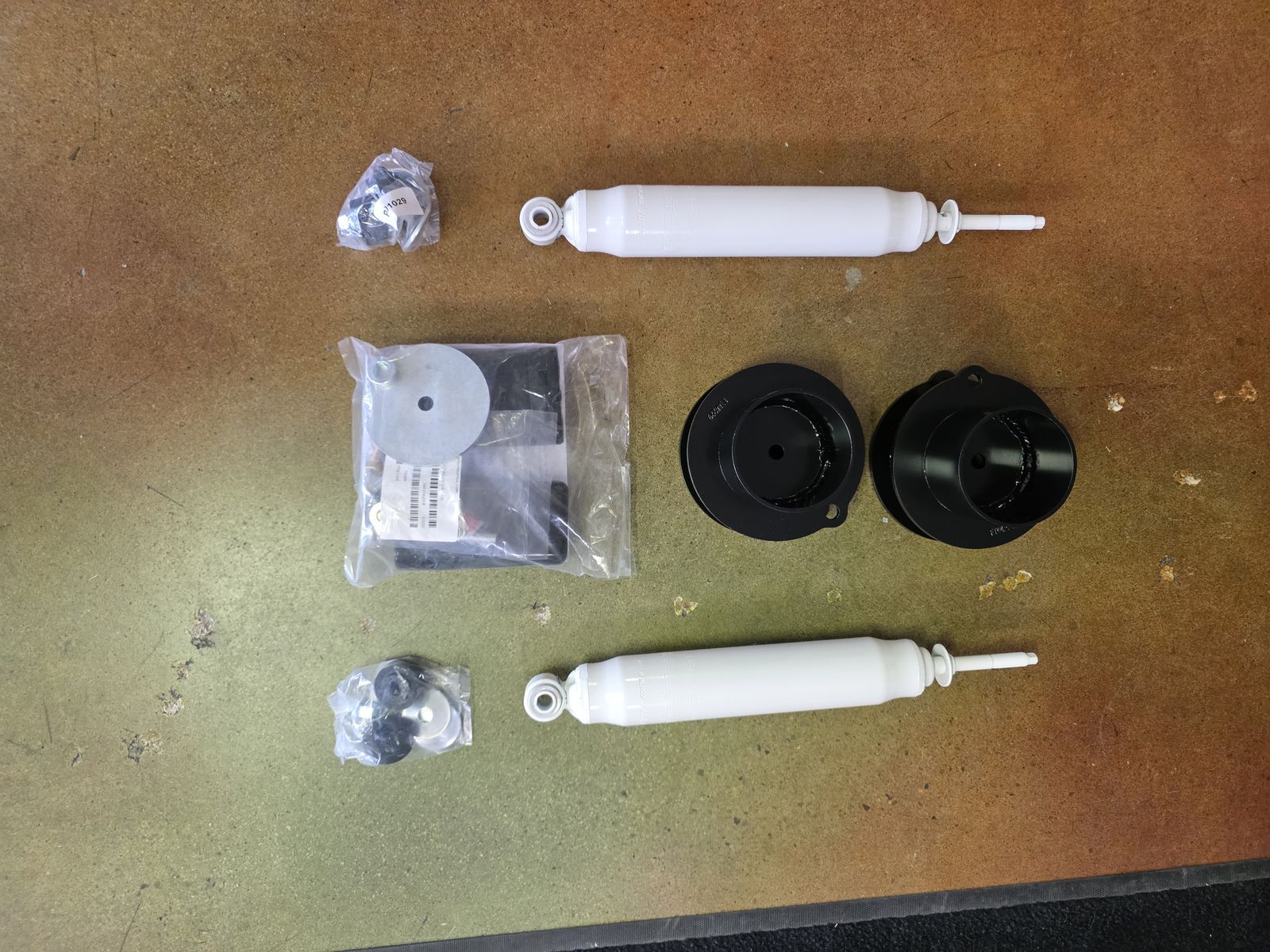 Fabtech '14-'17 Dodge Ram 2500/3500 2.5″ Lift Kit Performance Shocks