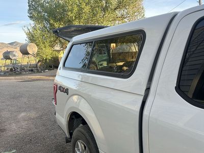 Leer Camper Shell