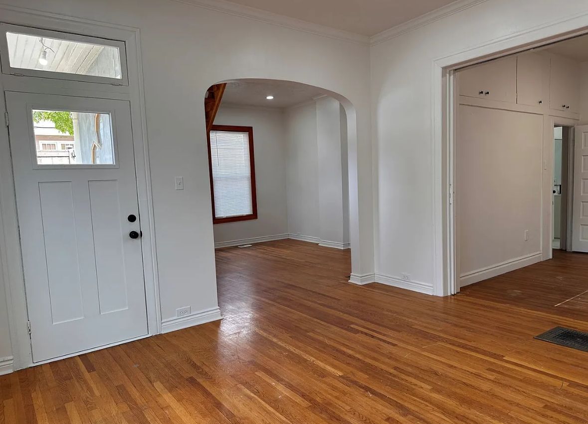 Main image 13