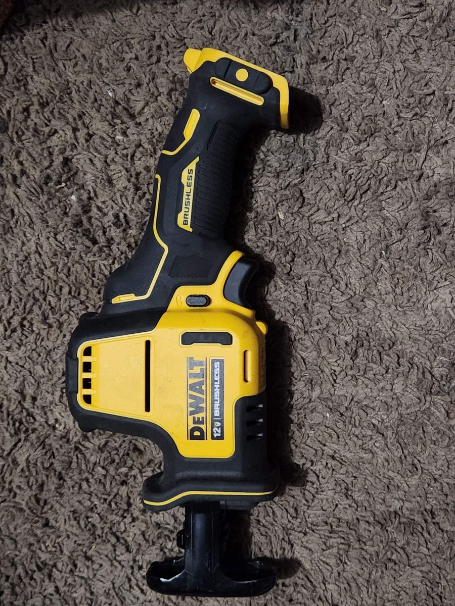 DEWAULT HANDSAW