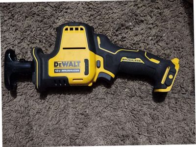 DEWAULT HANDSAW
