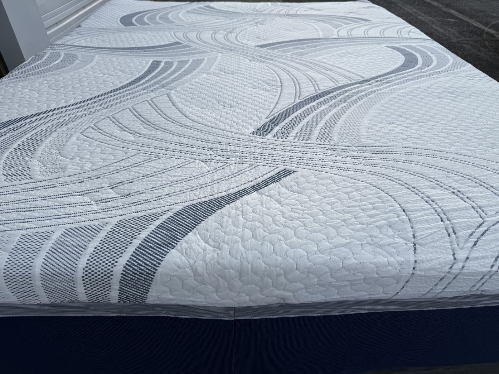 Novaform queen memory foam mattress
