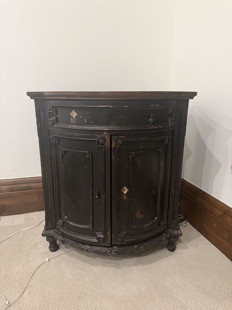 Set of 2 all wood Habersham nightstands. 33” tall, 23” deep, 32” wide. Missing a few knobs but would be easy to replace.  